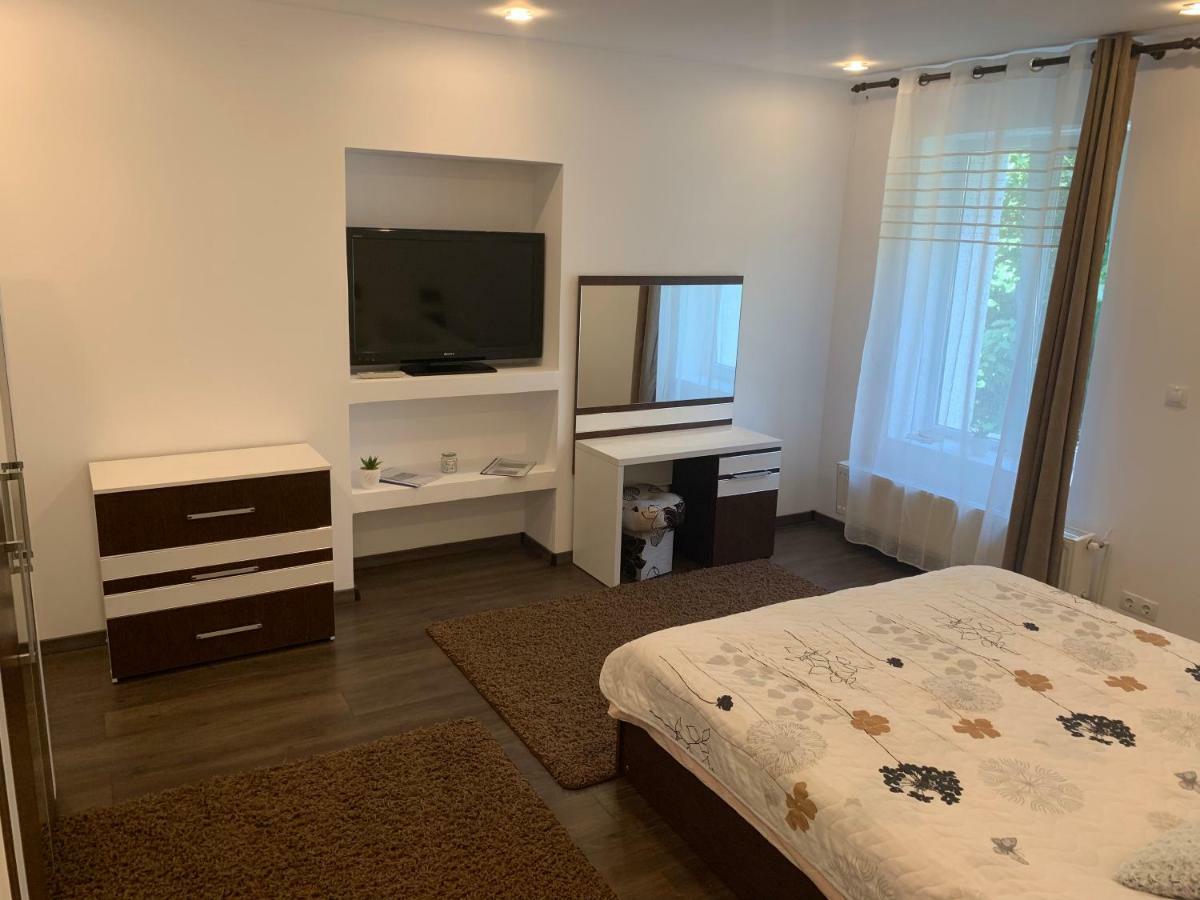 Luxury Accommodation Republicii ブラショフ エクステリア 写真